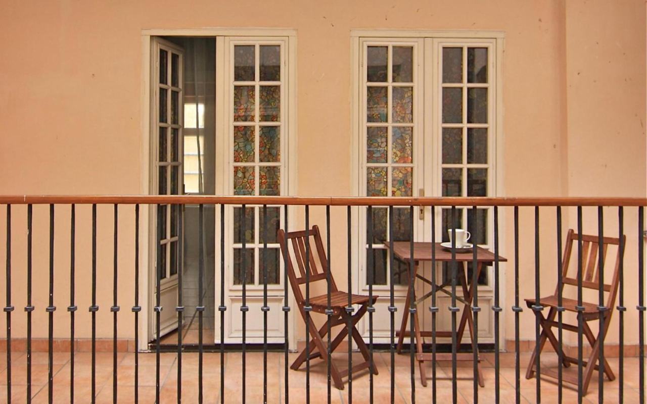 Historical Apartment With Balcony Prag Eksteriør billede
